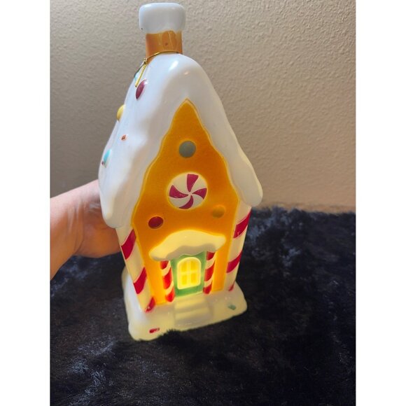 Holiday Time 11-Inch Blow Mold Tabletop Candy House With Light-Up Feature NEW - Picture 3 of 7